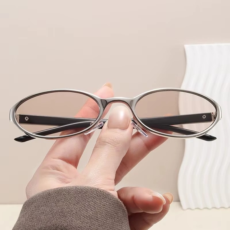 Occhiali da sole da donna con  - Designer Sunglasses recensione e prezzo